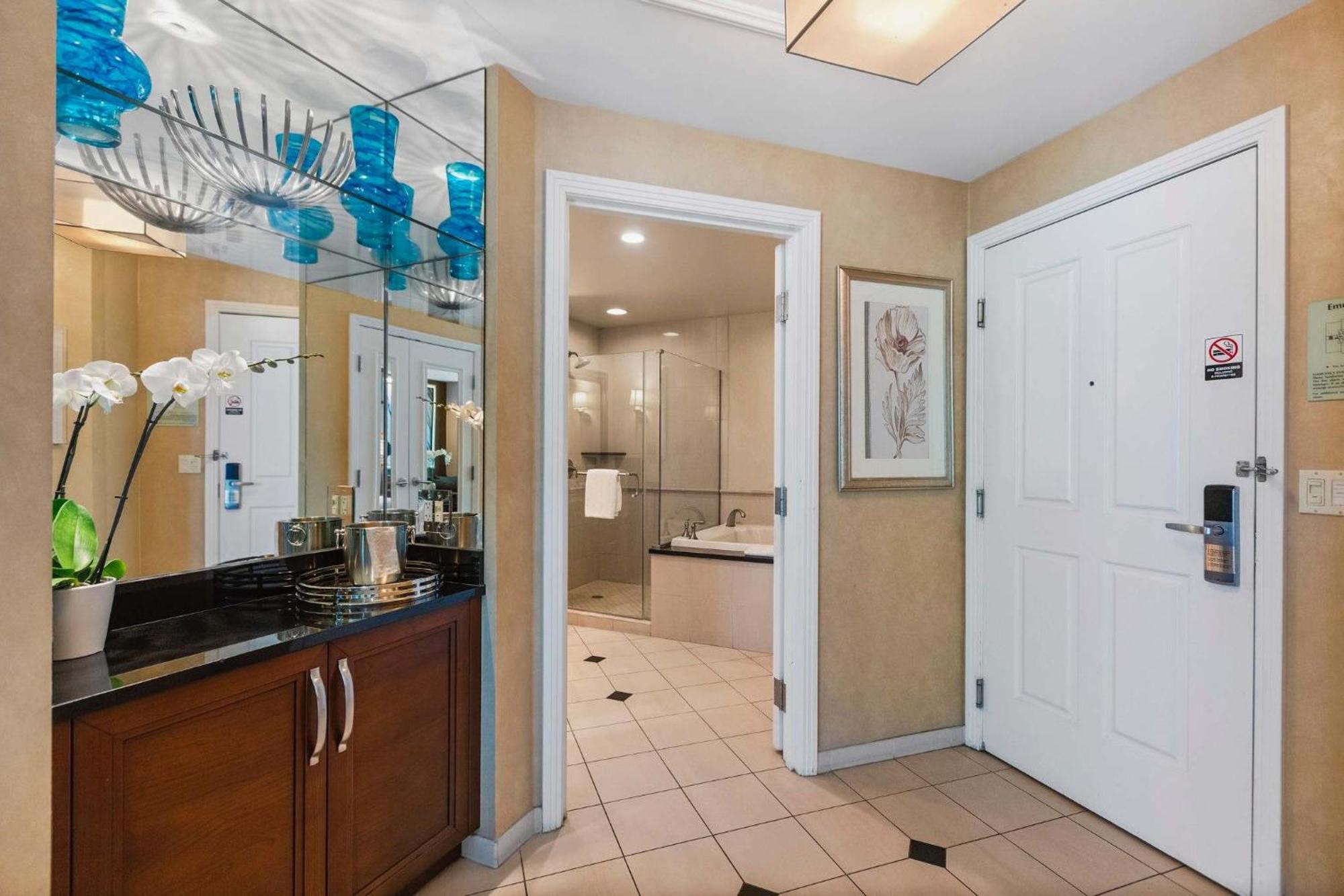Holiday home No Fee Penthouse Balcony & Free Valet *