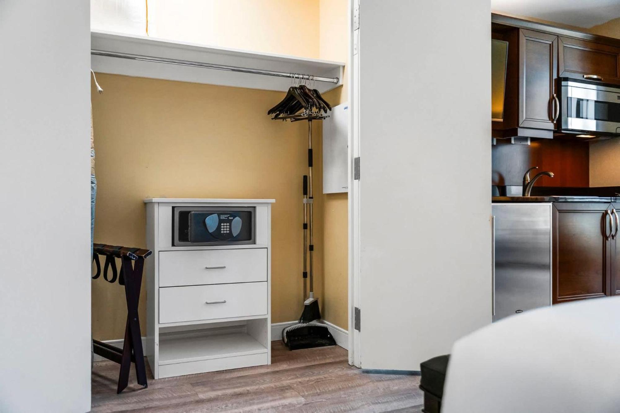 Holiday home No Fee Penthouse Balcony & Free Valet *