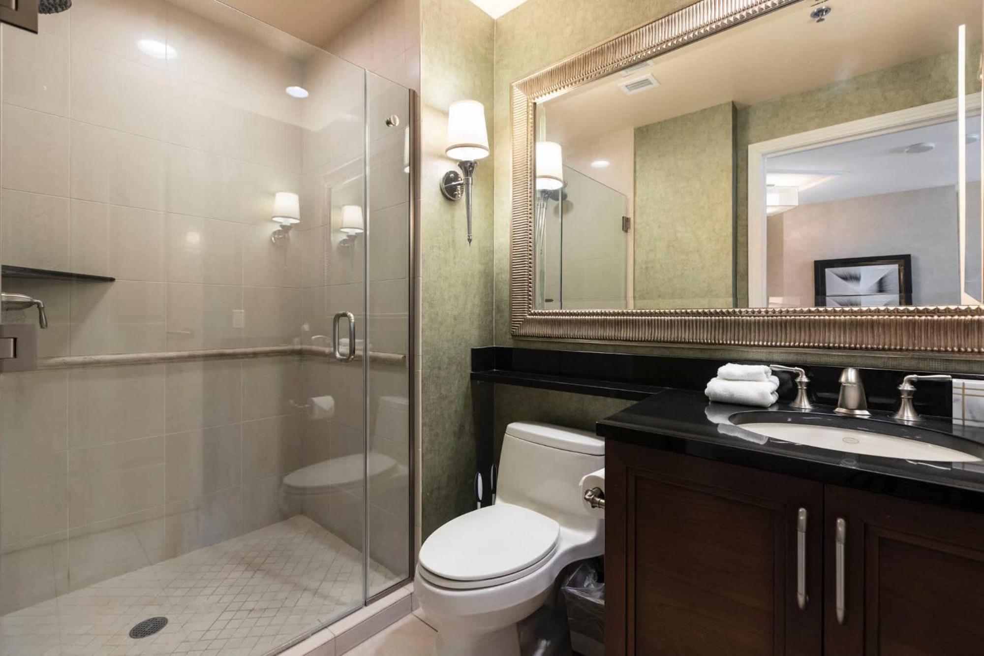 No Fee Penthouse Balcony & Free Valet