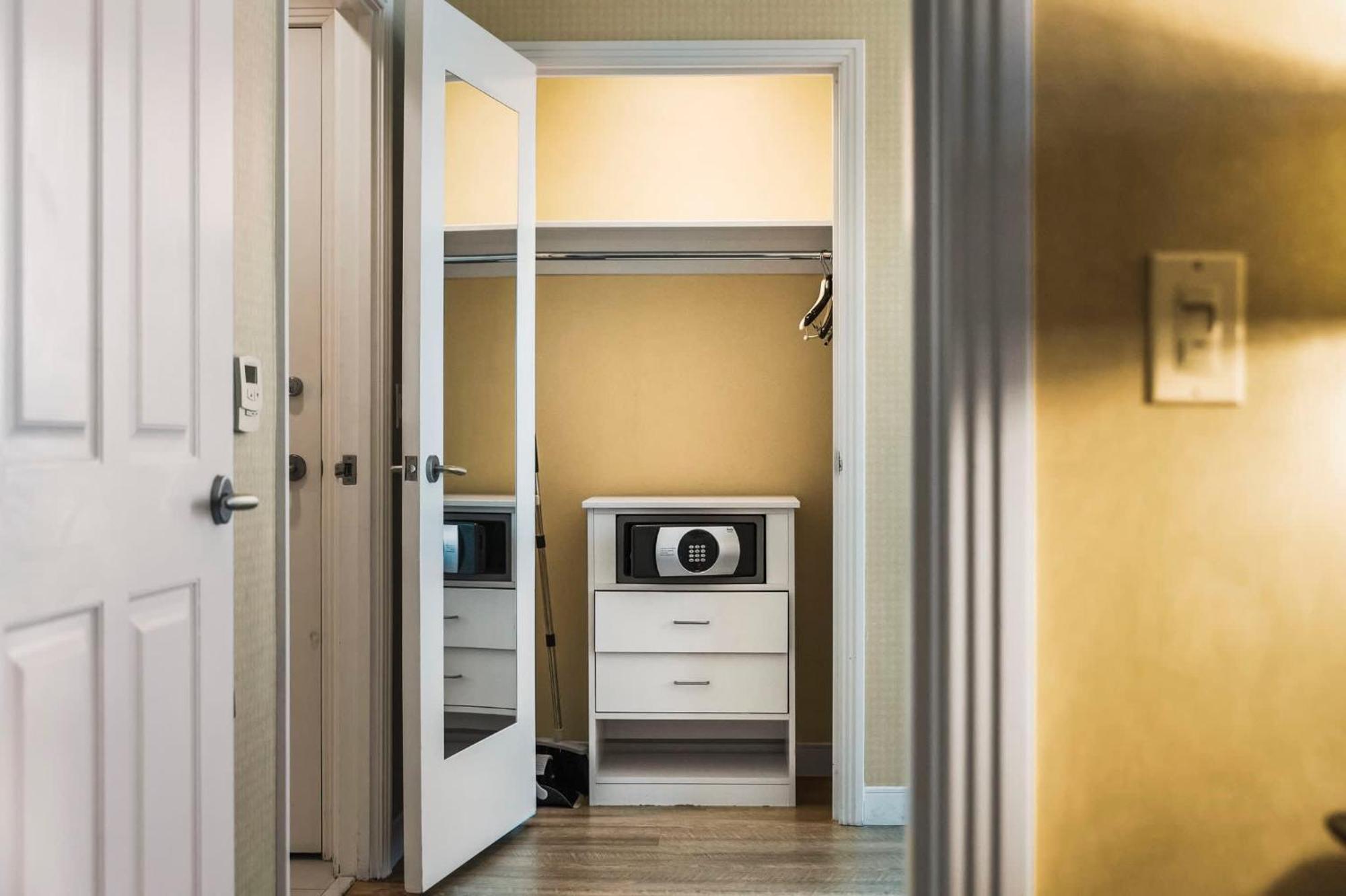 Holiday home No Fee Penthouse Balcony & Free Valet
