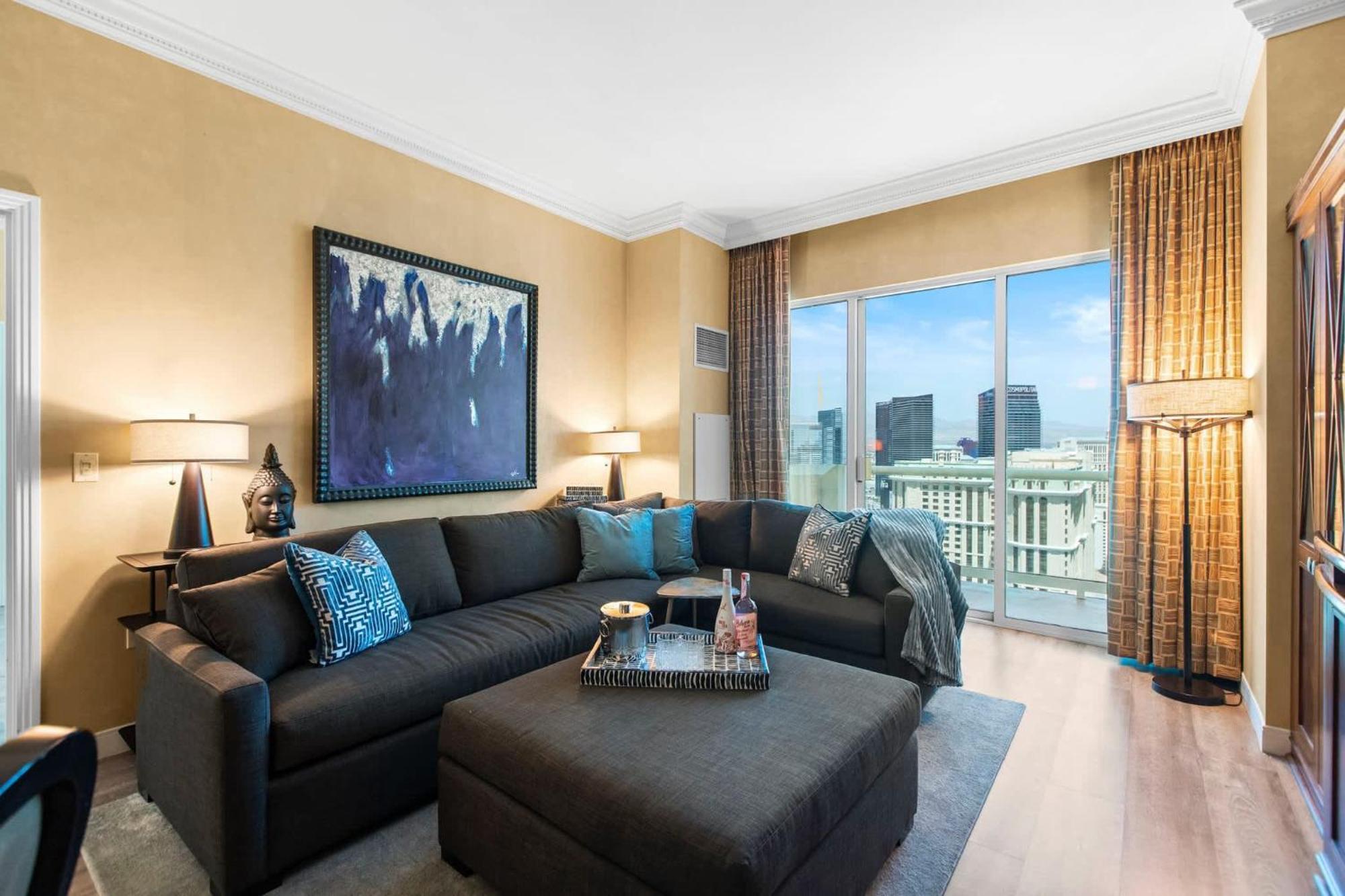 No Fee Penthouse Balcony & Free Valet Holiday home Las Vegas