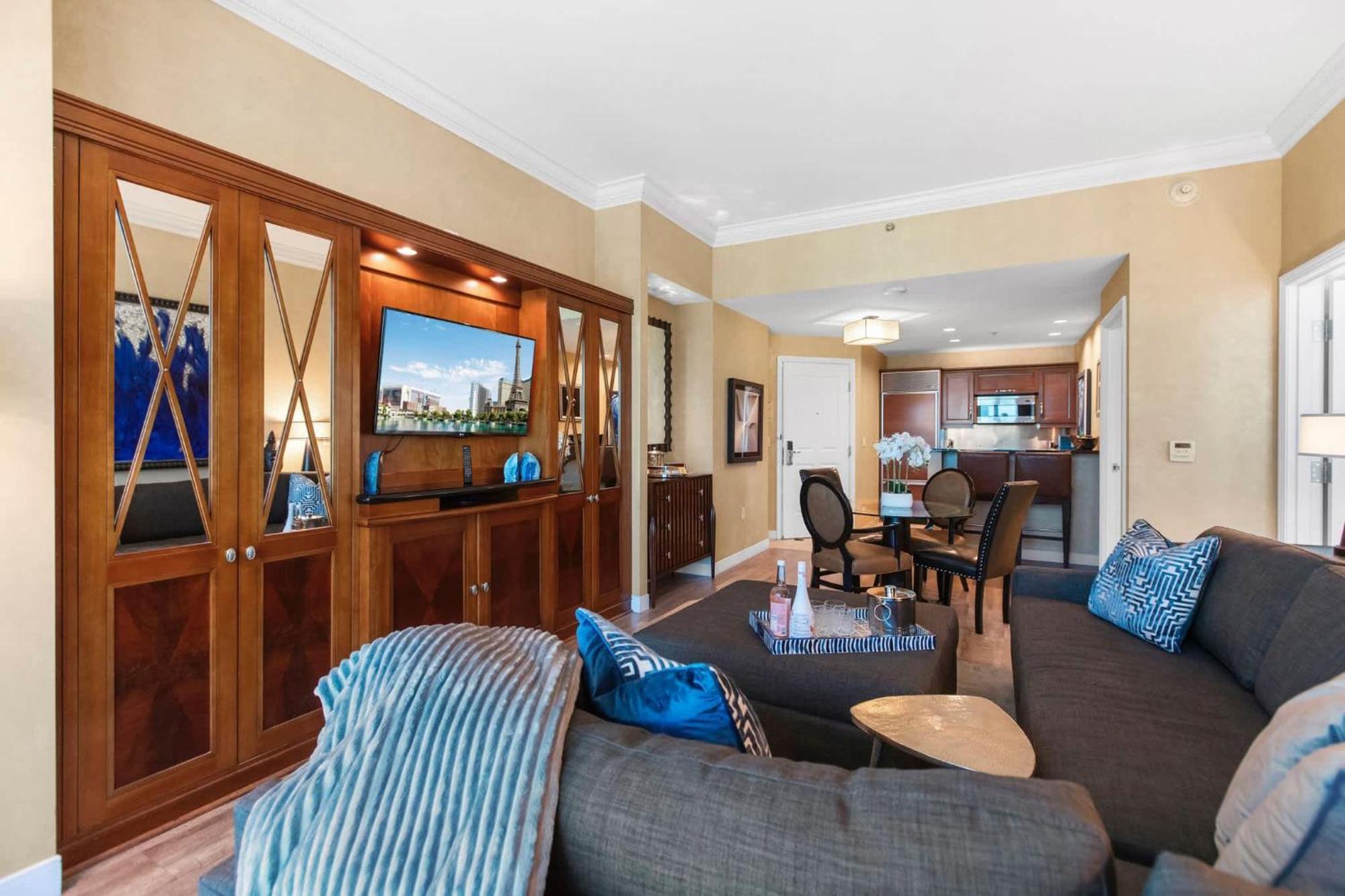 No Fee Penthouse Balcony & Free Valet Holiday home Las Vegas