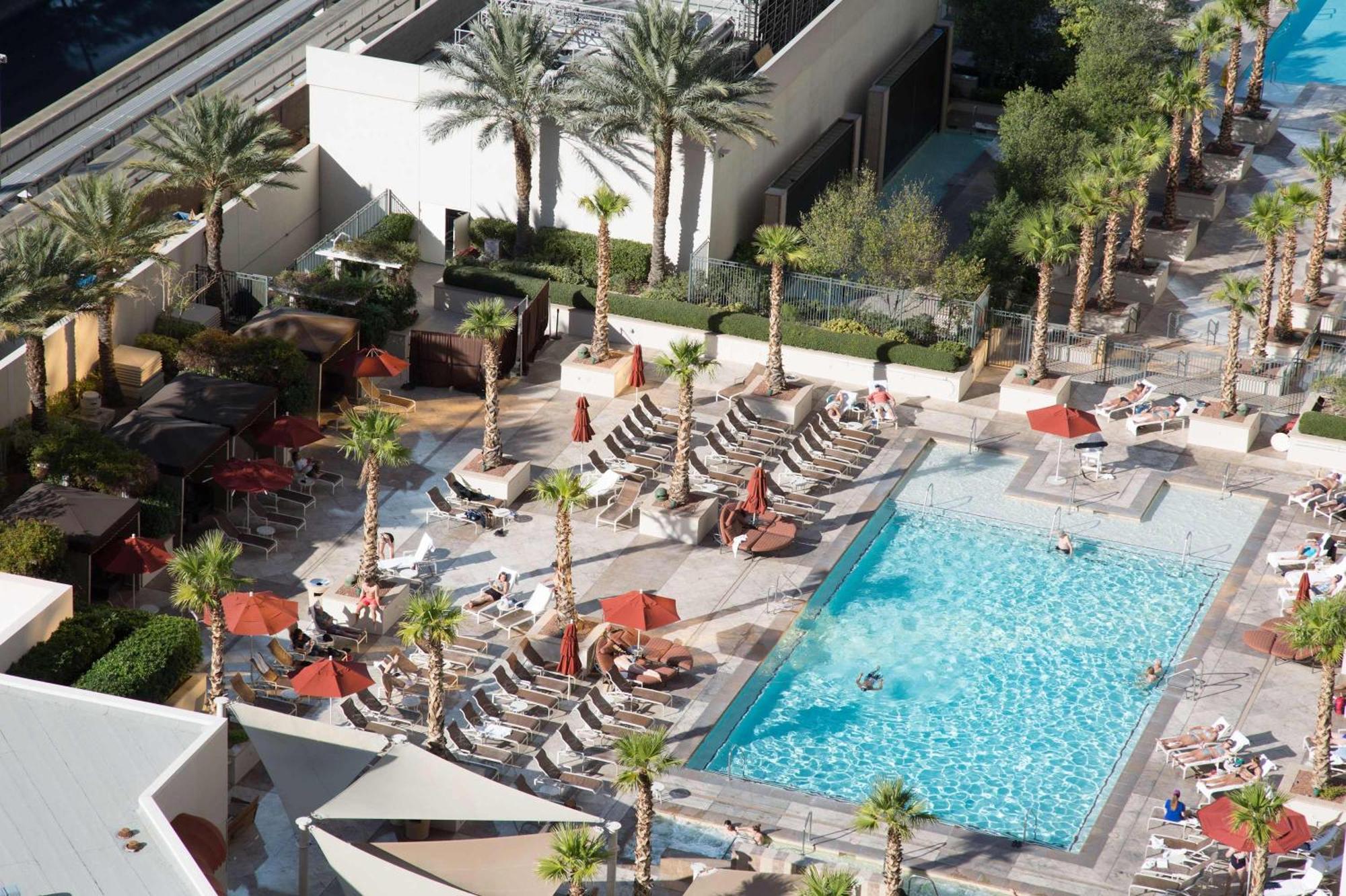 No Fee Penthouse Balcony & Free Valet *